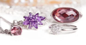 color-gemstone-pendants-and-rings