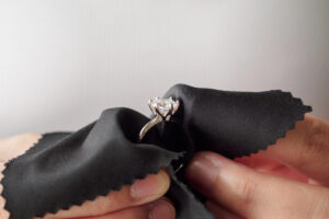 jewelry-cleaning